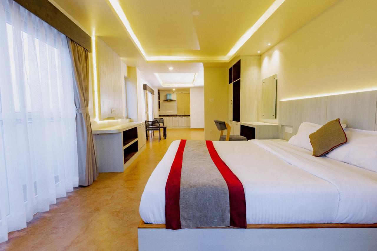 Poms Penthouse Appartement Pokhara Buitenkant foto