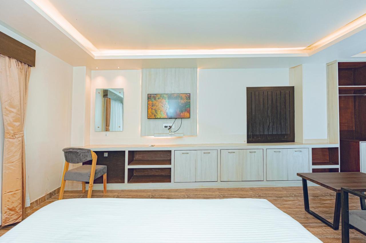 Poms Penthouse Appartement Pokhara Buitenkant foto