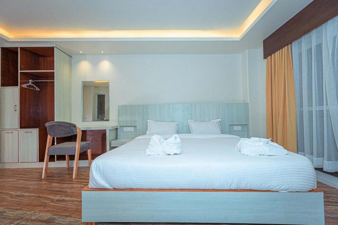 Poms Penthouse Appartement Pokhara Buitenkant foto