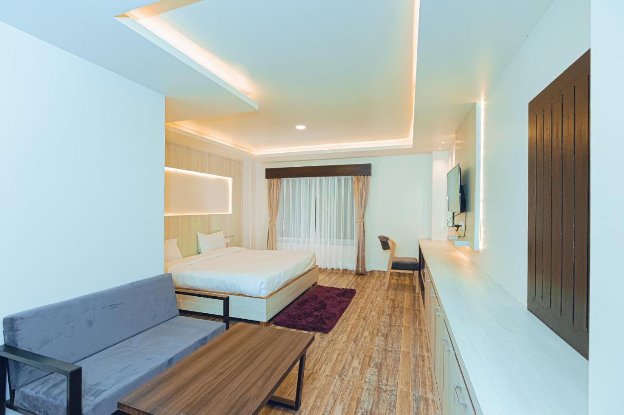 Poms Penthouse Appartement Pokhara Buitenkant foto